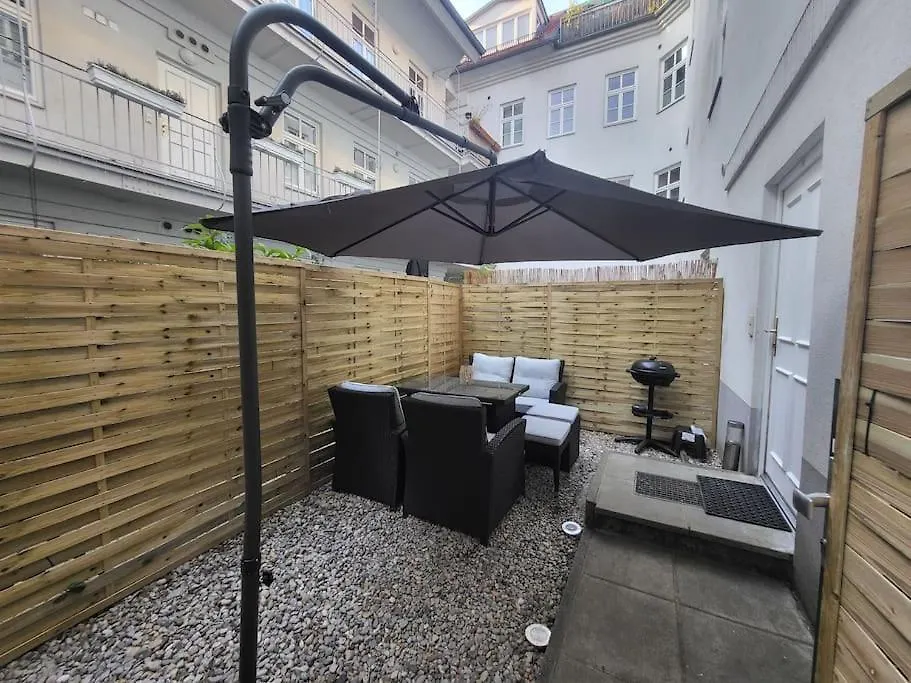 Exklusive Gartenwohnung Vienna 0*,  Austria